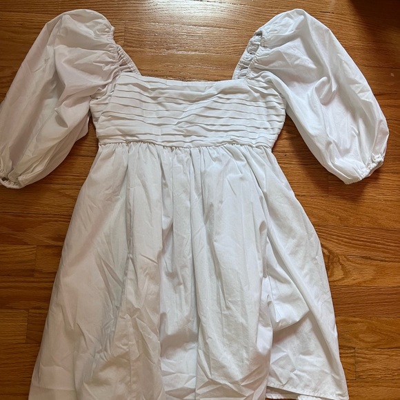 Abercrombie dress size medium. I wore it once for a photoshoot great condition - Picture 5 of 6